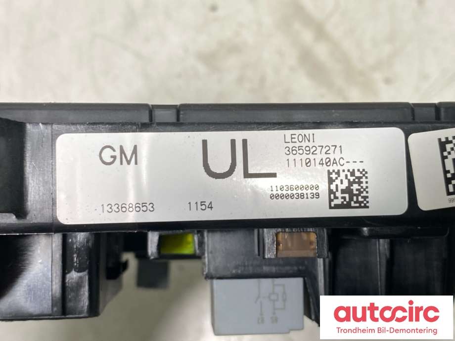 Sikringsboks bagasjerom til Opel Zafira Tourer 2012-2018  (13368653|365927271|)