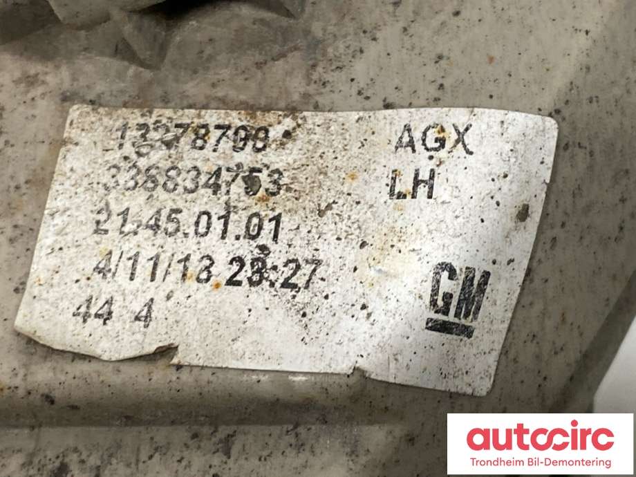 Baklykt fra støtfanger høyre til Opel Zafira Tourer 2012-2018  (13278791|)
