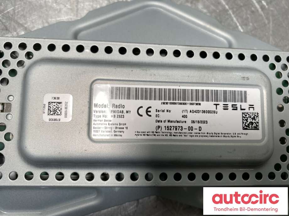Antenne forsterker til Tesla Model Y 2021-2024 (Type I) (1527973-00-D|1527973-00-E|)