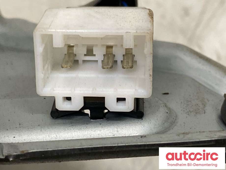 Viskermotor bakrute til Hyundai i40 2012-2017  (987003Z000|)