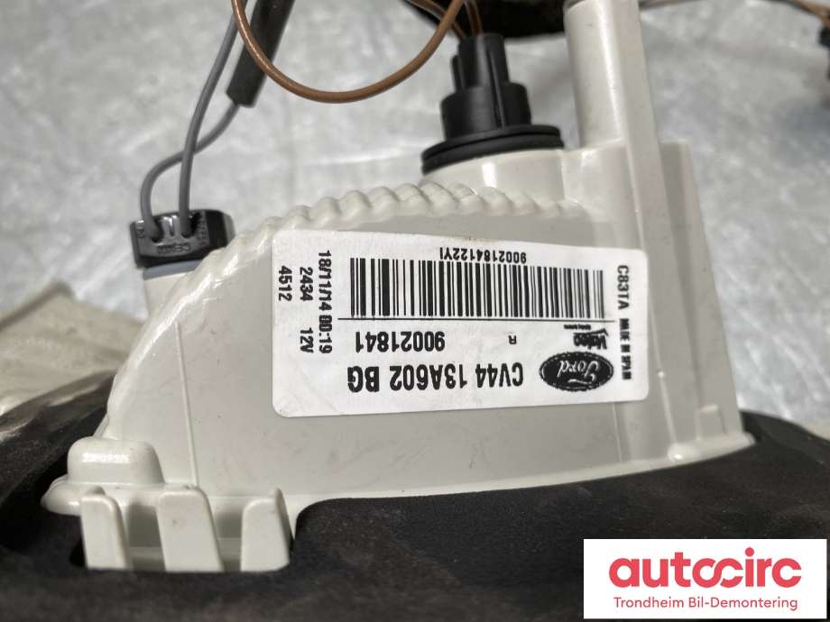 Baklykt høyre indre til Ford Kuga 2013-2019  (CV44-13A602-BG|1938131|)