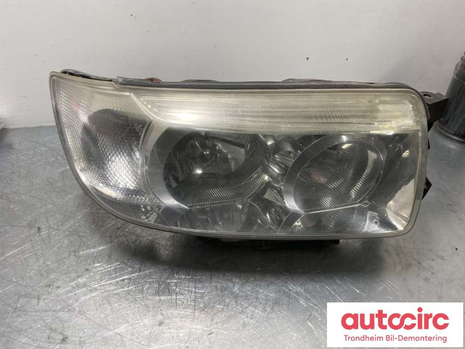 Frontlykt høyre halogen til Subaru Forester, 2005-2008 (Type II, Fase 2)  (84001SA861)