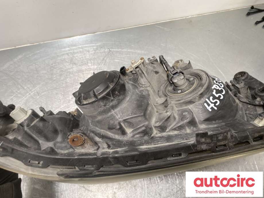 Frontlykt høyre halogen til Subaru Forester 2005-2008 (Type II, Fase 2)  (84001SA861|)