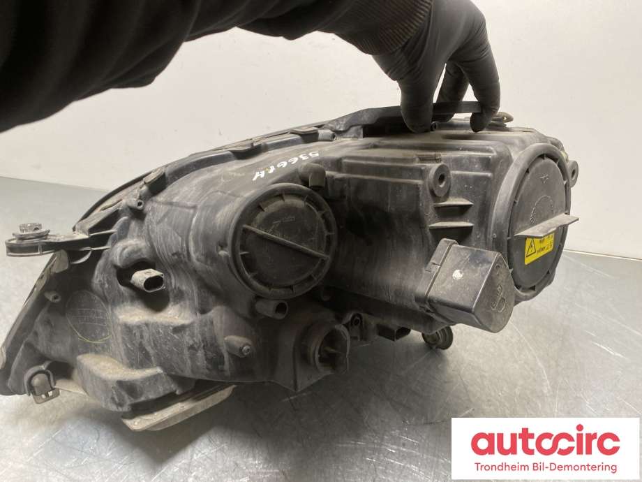 Frontlykt høyre xenon til Mercedes ML 2005-2011 (W164) (W164) (REDUSERT PRIS!|A1648201061|)
