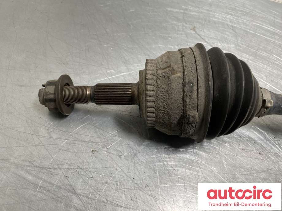 Drivaksel høyre foran, bensin/manuell til Volvo V40 / S40 2000-2004 (Type I, Fase 2)  (8251533|)