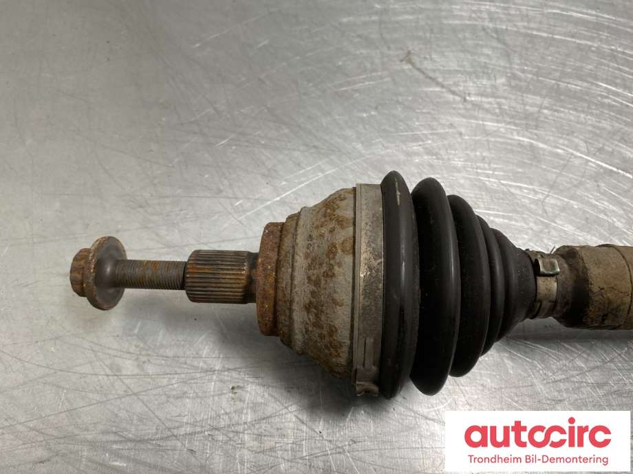 Drivaksel høyre foran, diesel/manuell til VW Caddy 2010-2015 (Type III, Fase 2)  (2K0 407 272 E|3Q0 407 272 AB|2K0 407 272 EX)