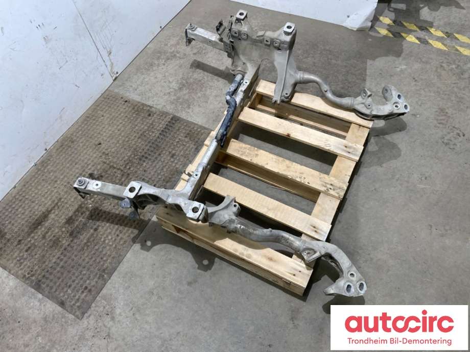Travers foran hoved til Audi Q7 2015-->> (Type II) (4M0 399 315 R|4M0 399 315 T|)