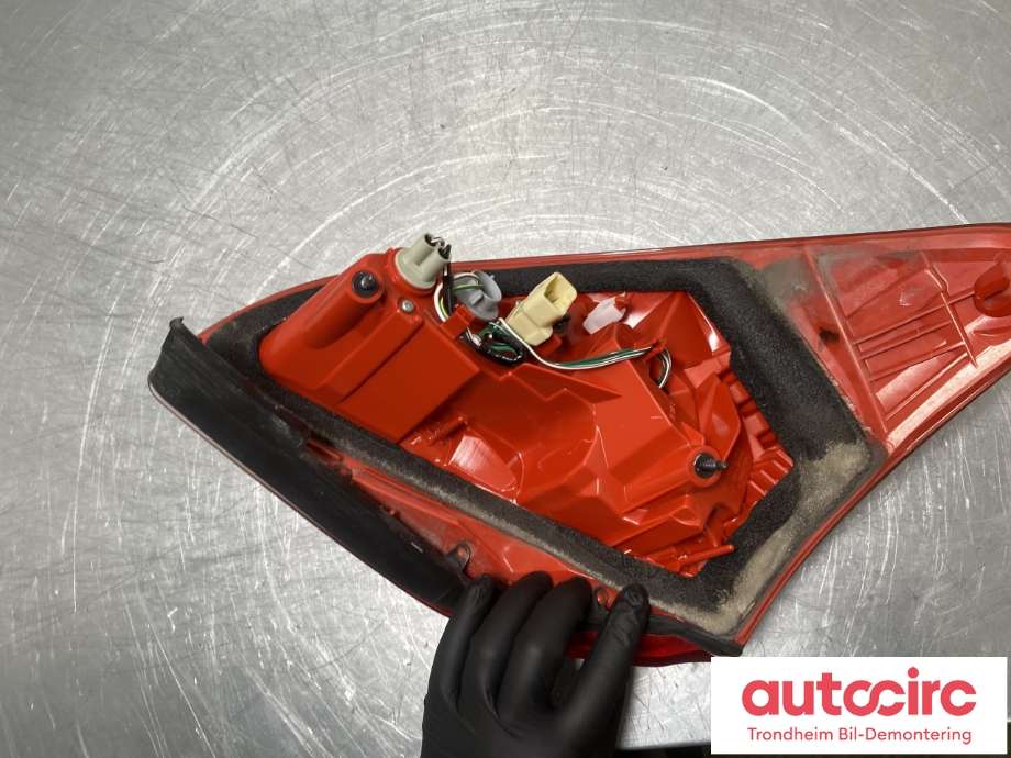 Baklykt høyre til Toyota RAV4 2009-2013 (Type III, Fase 2) (8155142120|)