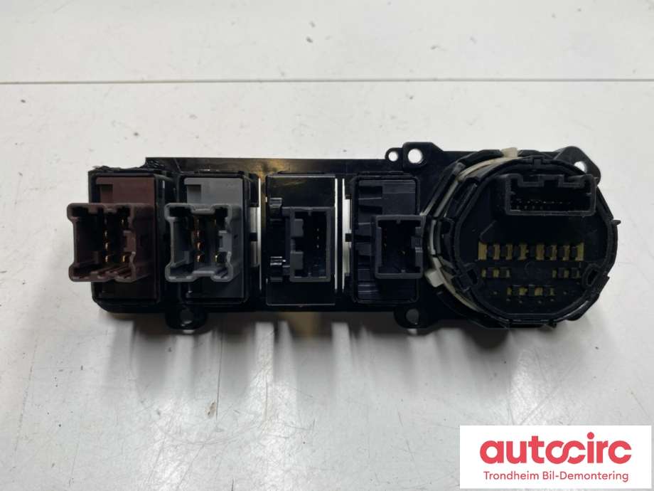 Bryter diverse til Nissan Pathfinder 2005-2010 (Fase 1) (R51) (R51) (25536EA000|25145EQ300|25500AX610| 25500AX600)