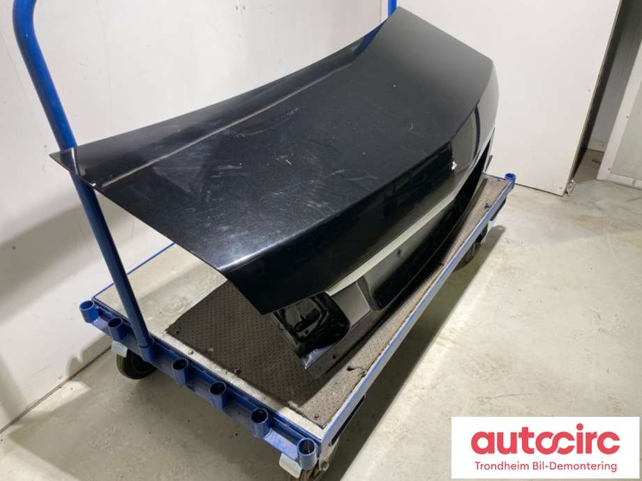 Bakluke sedan til Mercedes E-Klasse 2009-2013 (Fase 1) (W212) (W212) (A2127500275|A2127500975|)