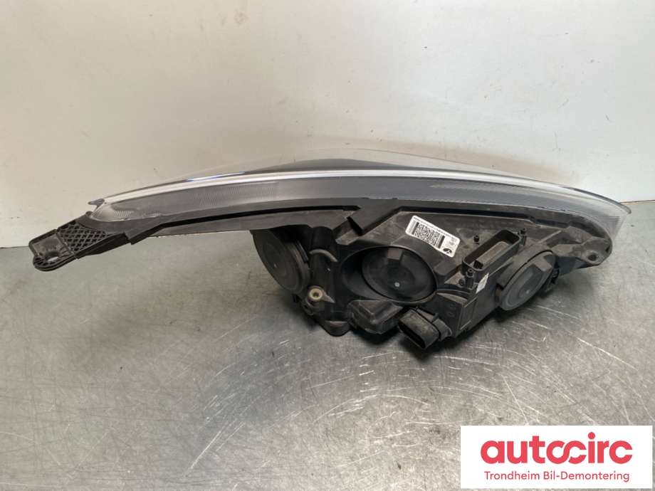 Frontlykt venstre halogen til Ford Focus 2014-2018 (Type III, Fase 2)  (2063541|F1EB-13W030-AGB|)