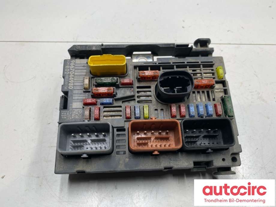Sikringsboks motorrom til Peugeot 3008 2009-2016 (Type I) (DELPHI|9667044980|98 070 285 80|)