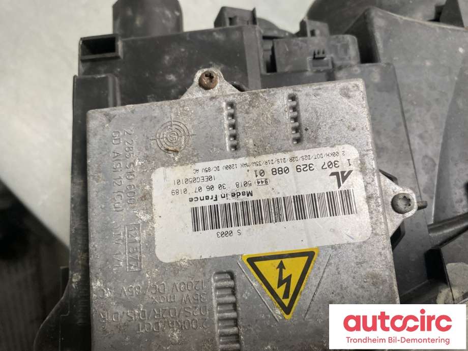 Frontlykt høyre xenon til Mercedes A-Klasse 2005-2012 (W169) (W169) (A1698207461|A 169 820 12 61|)