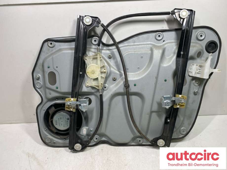 Ruteheis venstre foran til VW Touran 2003-2006 (Type I, Fase 1) (1T0 839 461 P|)