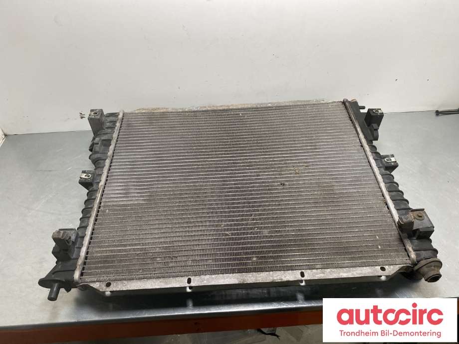 Radiator (automat gir) til Ford Mustang 2005-2014  (BR3Z8005A|)