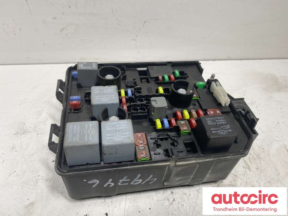 Sikringsboks motorrom til Opel Adam 2013-2016 (13371118|13438946|13450281)