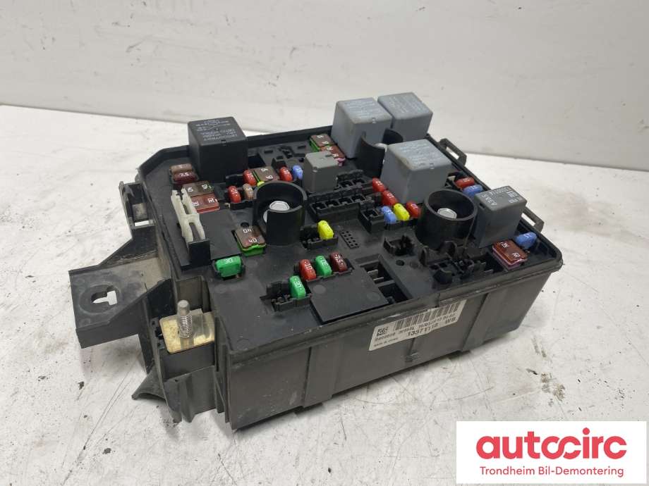 Sikringsboks motorrom til Opel Adam 2013-2016 (13371118|13438946|13450281)