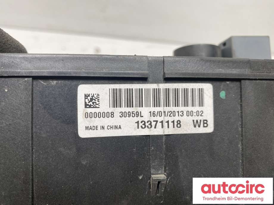 Sikringsboks motorrom til Opel Adam 2013-2016 (13371118|13438946|13450281)