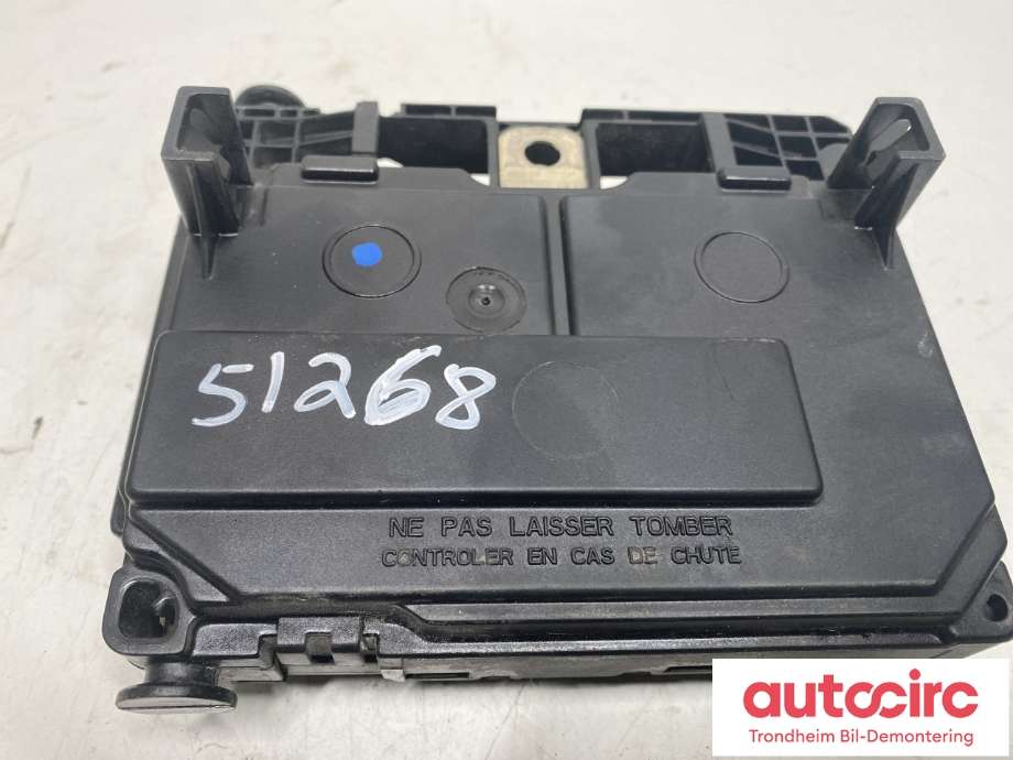 Sikringsboks motorrom til Peugeot 407 2004-2010  (6500 CG|BSM-L02-00|)