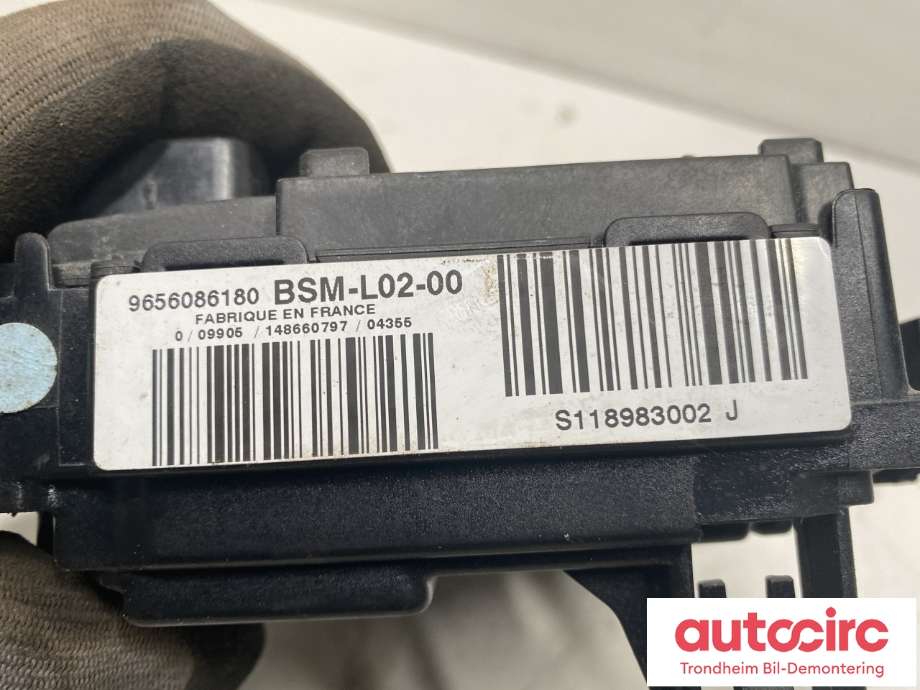 Sikringsboks motorrom til Peugeot 407 2004-2010  (6500 CG|BSM-L02-00|)