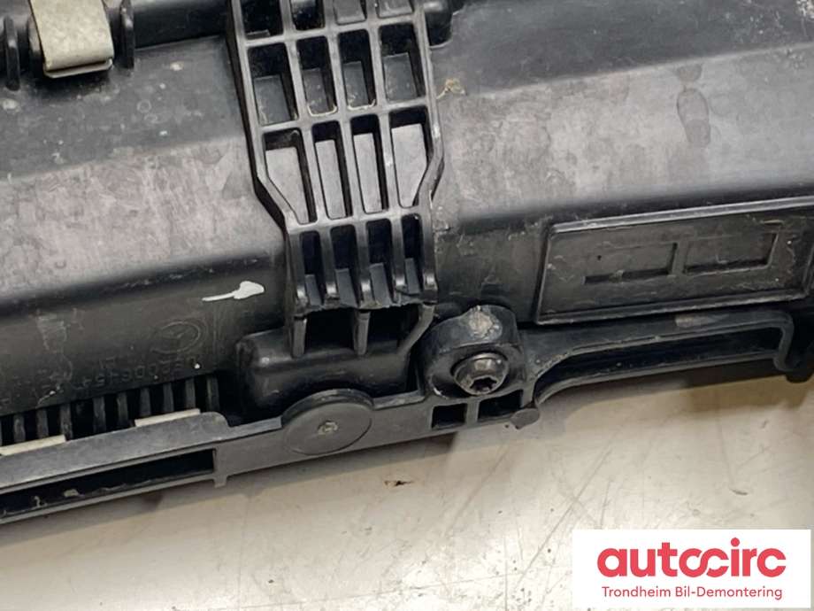 Frontlykt midtre til Mercedes EQS 2021-->> (V297) (V297) (REDUSERT PRIS|A2979064700|A2979064603|)