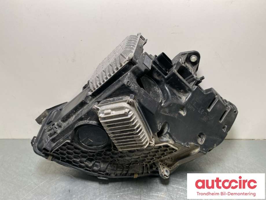 Frontlykt høyre full-LED til Mercedes EQS 2021-->> (V297) (V297) (A2979068402|A2239006530|A2069008213| A2069007016)