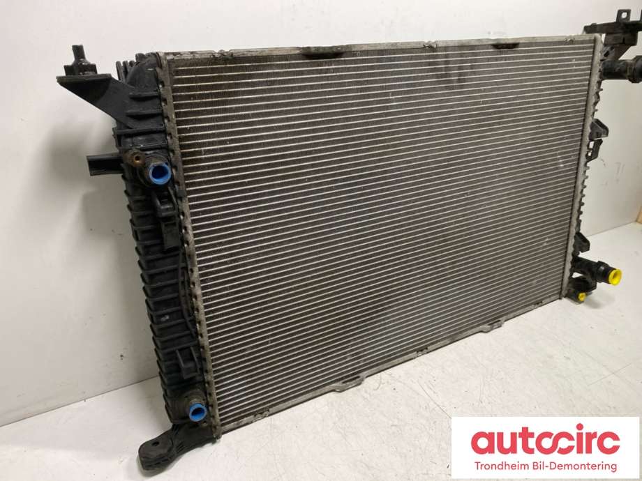Radiator (automat gir) til Audi A4 2007-2014 (Type IV) (B8) (B8) (8K0 121 251 AJ|)