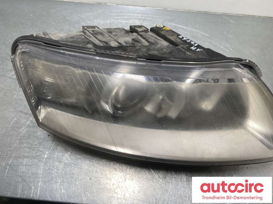 Frontlykt høyre xenon til Audi A6 2005-2008 (Type III, Fase 1) (C6) (C6) (4F0941030AK|4F0941030FF|)