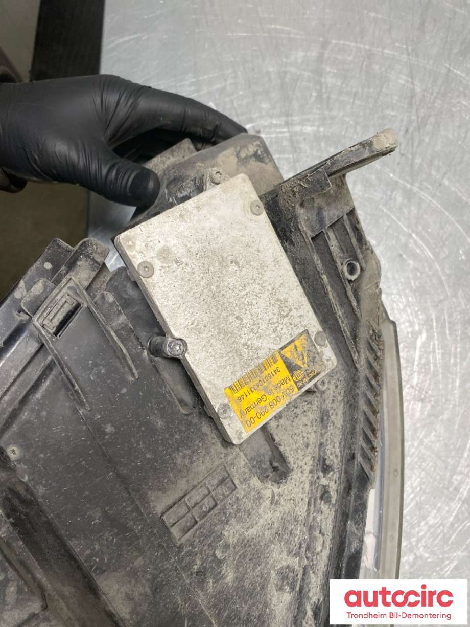 Frontlykt høyre xenon til Audi A6 2005-2008 (Type III, Fase 1) (C6) (C6) (4F0941030AK|4F0941030FF|)