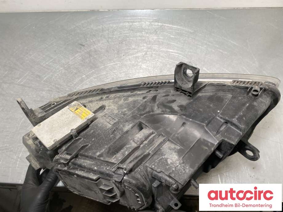 Frontlykt høyre xenon til Audi A6 2005-2008 (Type III, Fase 1) (C6) (C6) (4F0941030AK|4F0941030FF|)