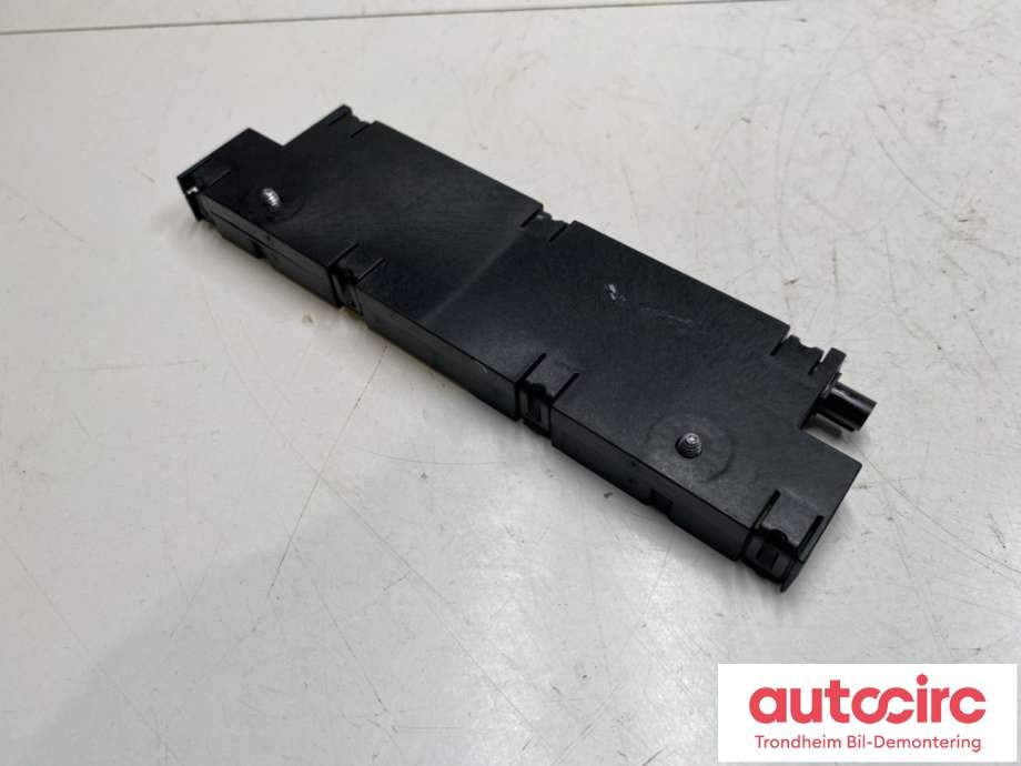 Antenne forsterker til BMW 5-Serie 2010-2017 (F10/F11) (F10/F11) (9247130|65209276016|)