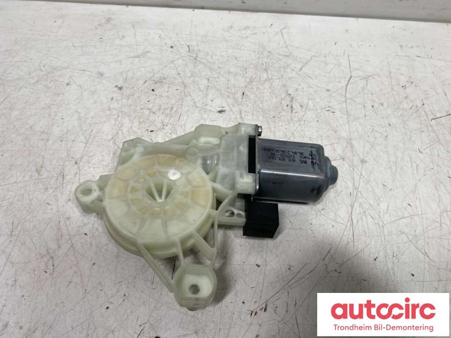 Ruteheis, kun motor, venstre bak til VW ID.4 2020-->>  (4K0 959 811 A|)