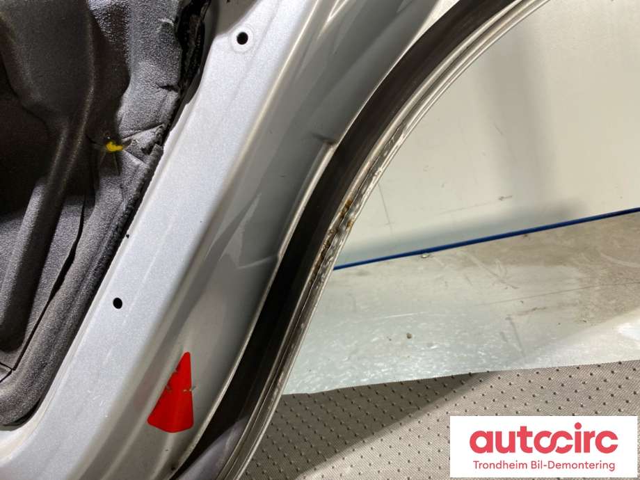 Dør høyre bak til BMW X5 2000-2006 (E53) (E53) (41528256828|41 52 8 256 828|)