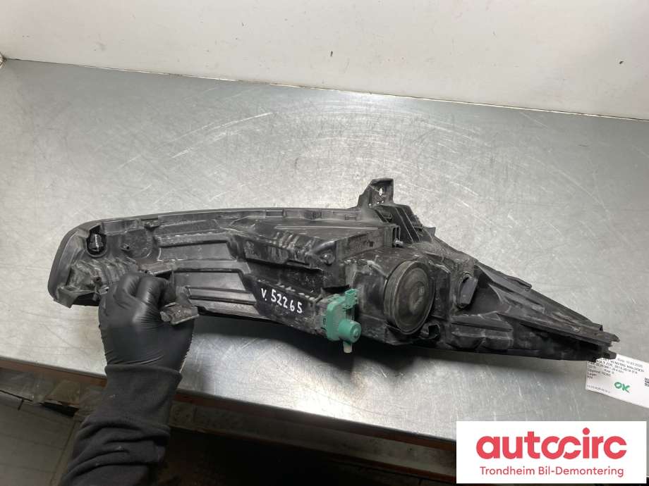 Frontlykt venstre halogen til Renault Zoe 2013-2019 (Fase 1)  (HELLA|260609522R|260605036R|)
