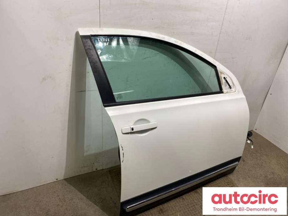 Dør høyre foran til Nissan Qashqai 2010-2014 (Type I, Fase 2)  (H0152JD0MD|H0152JD0M0|)