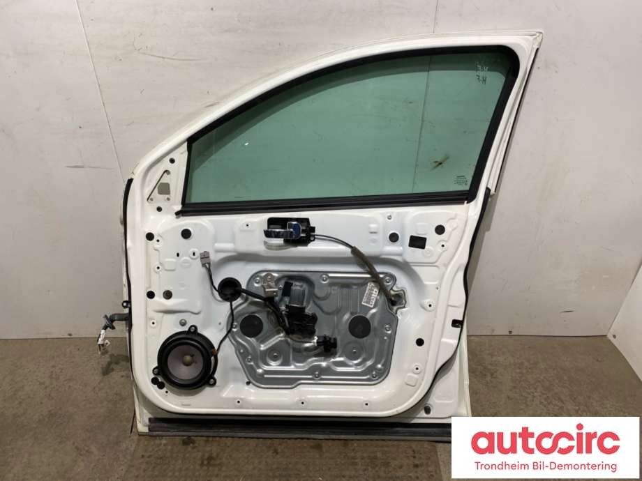 Dør høyre foran til Nissan Qashqai 2010-2014 (Type I, Fase 2)  (H0152JD0MD|H0152JD0M0|)
