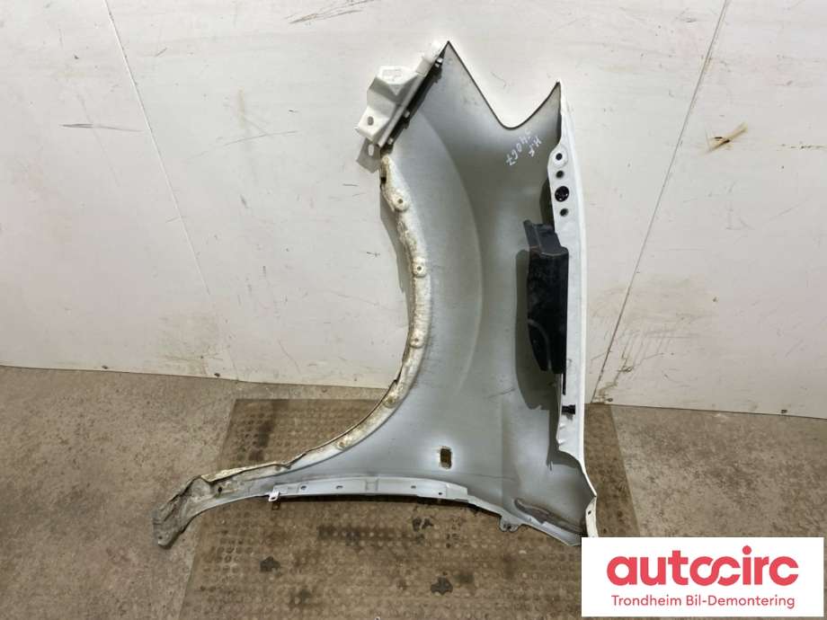 Skjerm høyre foran til Nissan Qashqai 2010-2014 (Type I, Fase 2) (F3100BR0MA|)