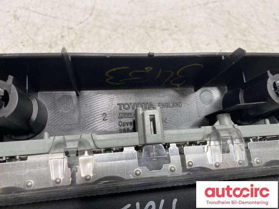 Baklykt bremselys bakrute til Toyota Yaris 2006-2009 (Type II, Fase 1)  (815700D040|)