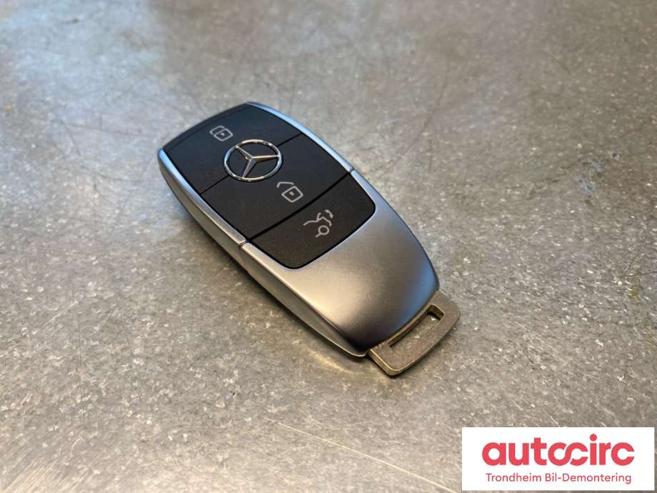 Nøkkel til Mercedes EQA, 2021-->>  (A1779056804)