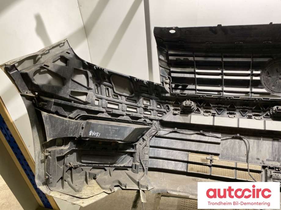 Støtfanger foran til VW Crafter 2016-->> (Type II)  (7C0 807 221 A|7C0 807 819 A|)
