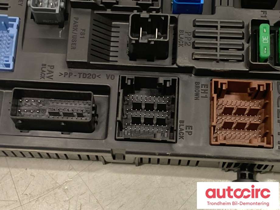 Sikringsboks til Citroën C4, Cactus 2018-2021 (Fase 2) (16 351 263 80|9819851280|)
