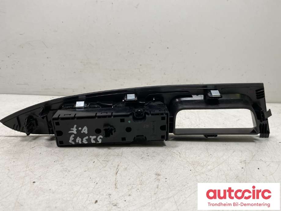 Bryter ruteheis førerdørspanel til Ford Mondeo 2014-2019 (Type V, Fase 1)  (FOMOCO|DG9T-14540-DCW|1946785|DG9T-14540-DDW| DG9T-14540-DD3JA6)