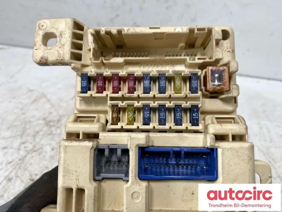 Sikringsboks kupe til Toyota Land Cruiser 90 1996-2002 (8273060060|)