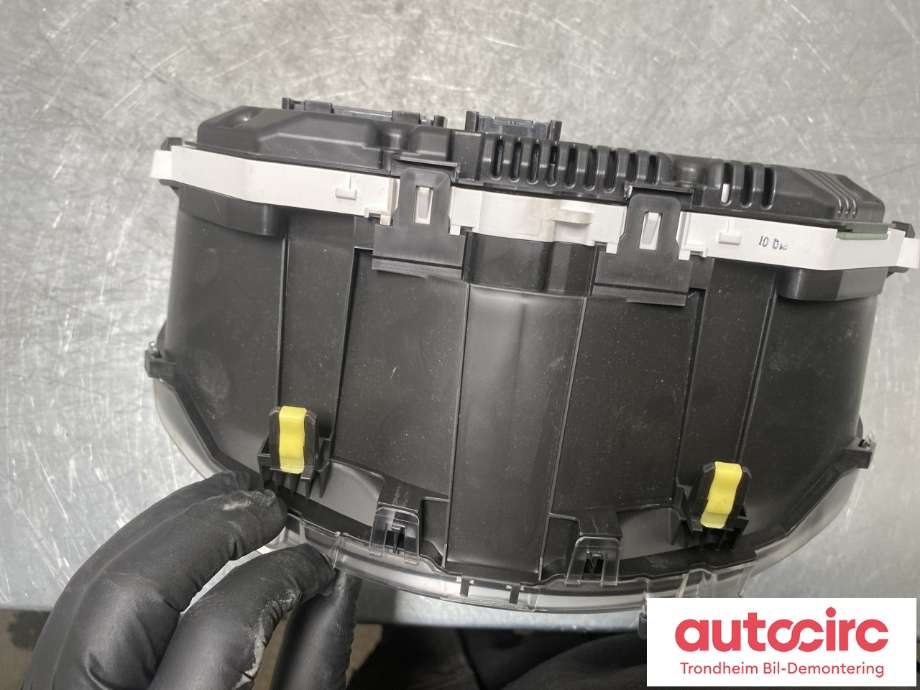 Instrumentpanel til Toyota Yaris 2012-2014 (Type III, Fase 1)  (838000DT70|)