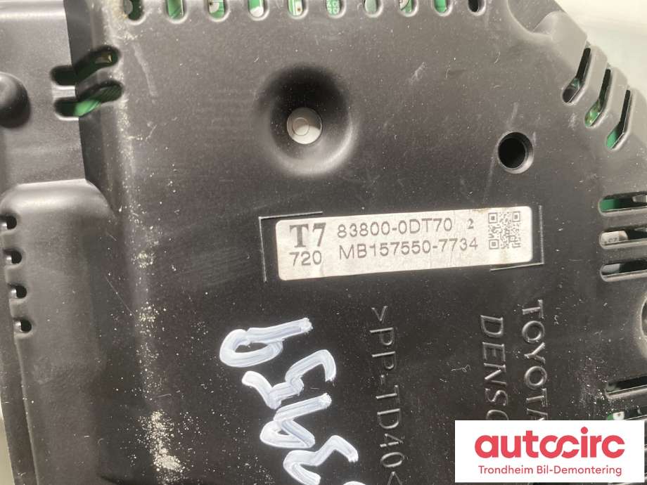 Instrumentpanel til Toyota Yaris 2012-2014 (Type III, Fase 1)  (838000DT70|)