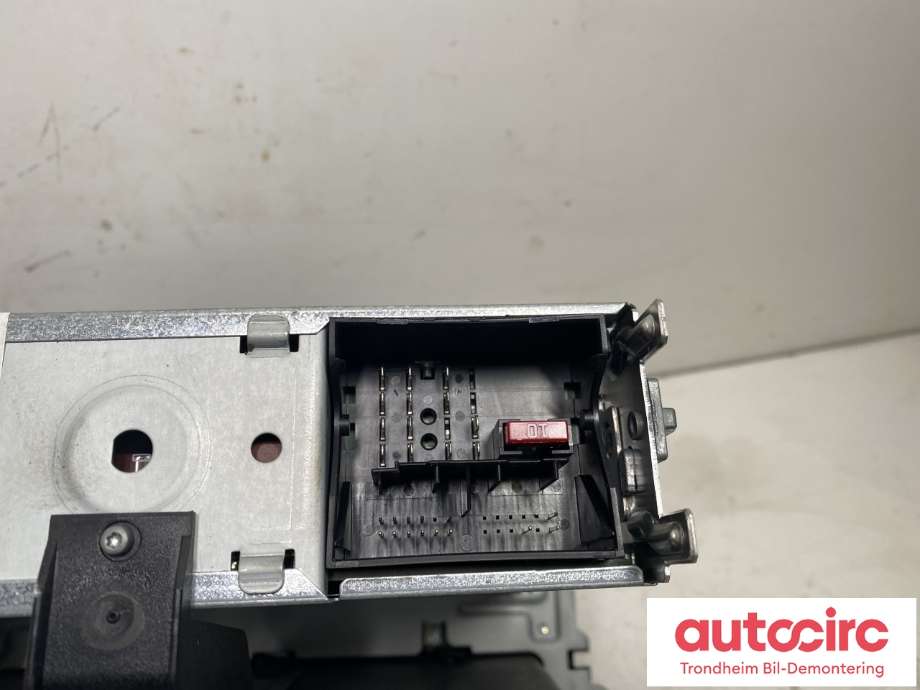 Bilstereo til VW Transporter / Caravelle 2009-2015 (Fase 2) (T5) (T5) (7E0 057 156 AX|7E0035156A|)
