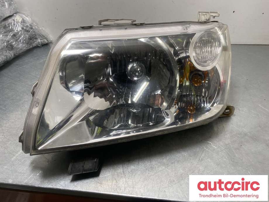 Frontlykt venstre halogen til Suzuki Grand Vitara, 2005-2015 (Type III)  (3532064J10)