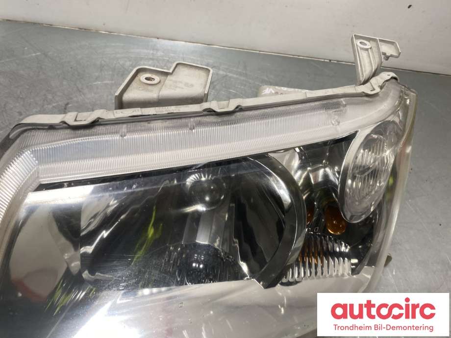 Frontlykt venstre halogen til Suzuki Grand Vitara 2005-2015 (Type III)  (3532064J10|)