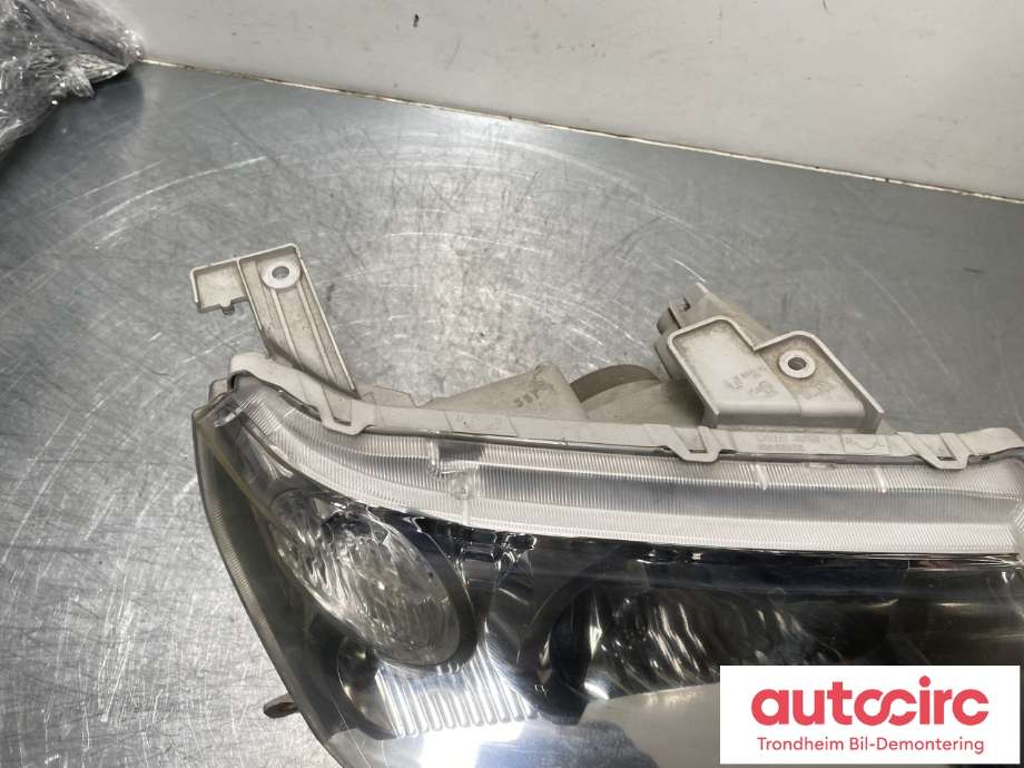 Frontlykt høyre halogen til Suzuki Grand Vitara 2005-2015 (Type III)  (3512064J10|)