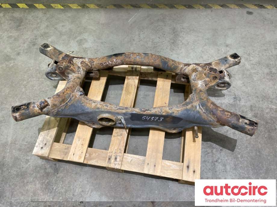 Travers bak til Mitsubishi Outlander 2010-2012 (Type II, Fase 2) (4100A036|)
